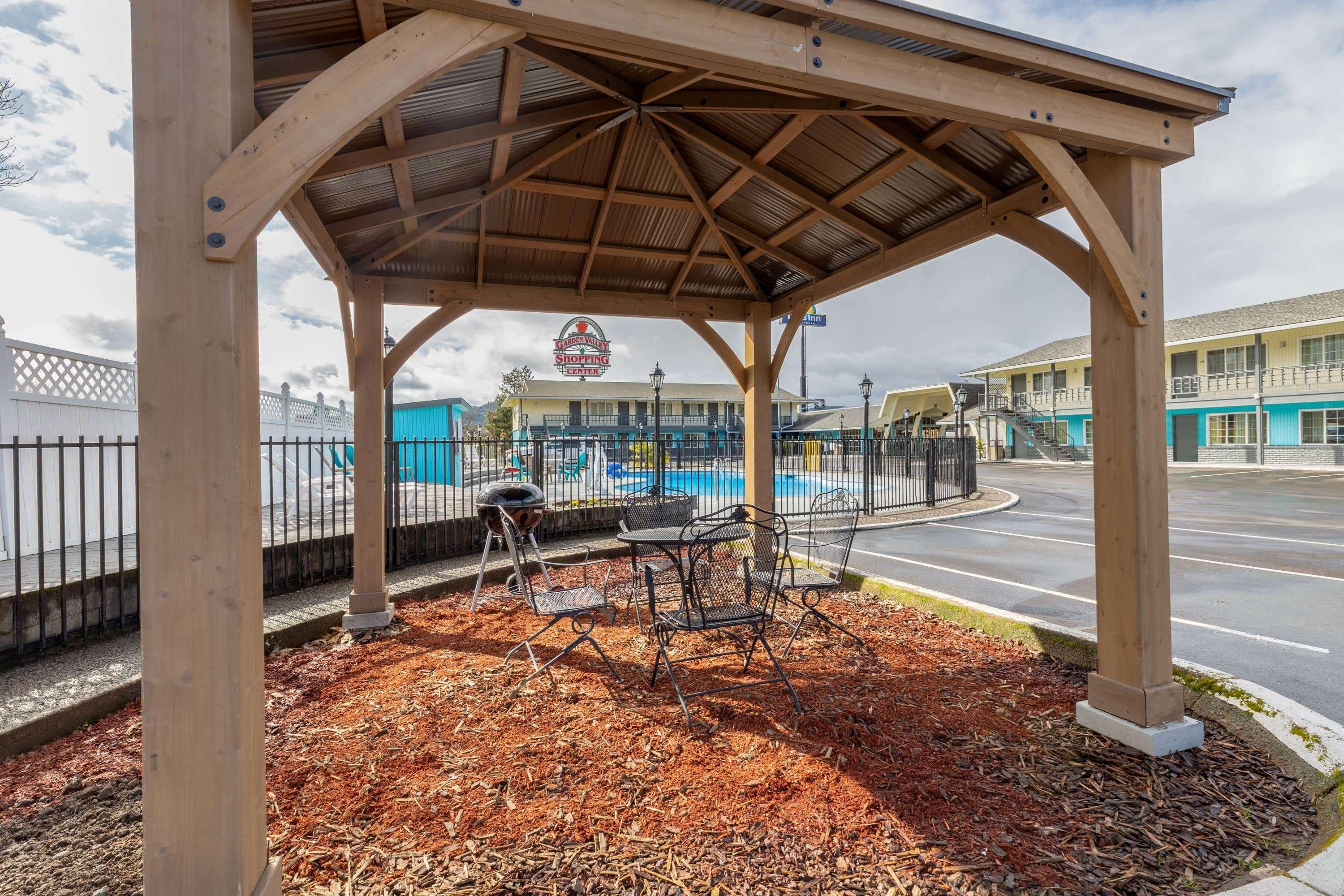 Rosewood Inn & Suites Roseburg Esterno foto