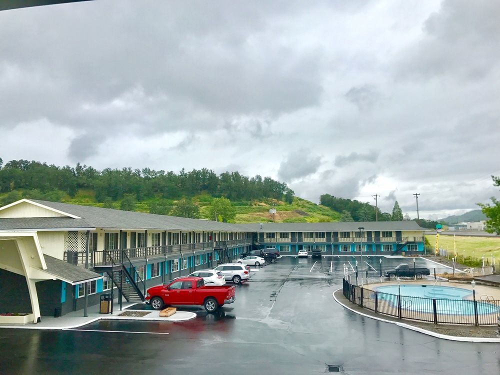 Rosewood Inn & Suites Roseburg Esterno foto