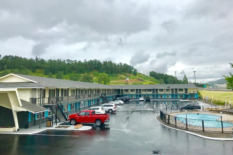 Rosewood Inn & Suites Roseburg Esterno foto