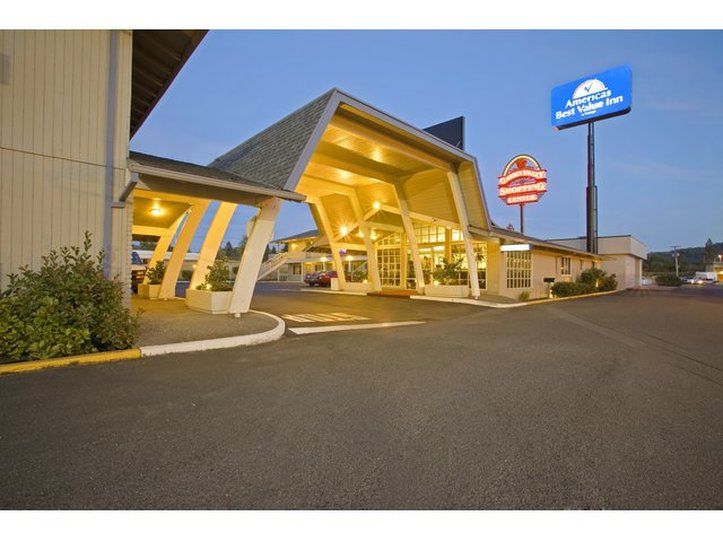 Days Inn By Wyndham Roseburg Esterno foto